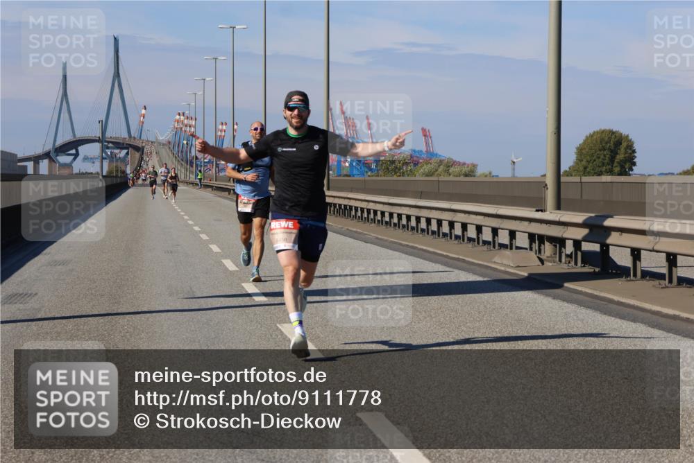 03.10.2025 - Köhlbrandbrückenlauf Strokosch-Dieckow http://msf.ph/oto/9111778 03.10.2025 12:39:48 Position 3 6458 meine-sportfotos.de