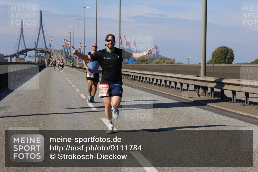 03.10.2025 - Köhlbrandbrückenlauf Strokosch-Dieckow http://msf.ph/oto/9111784 03.10.2025 12:39:49 Position 3 6458 meine-sportfotos.de