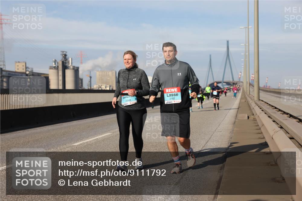 03.10.2025 - Köhlbrandbrückenlauf Lena Gebhardt http://msf.ph/oto/9111792 03.10.2025 10:15:37 Position 2 2548, 2182 meine-sportfotos.de