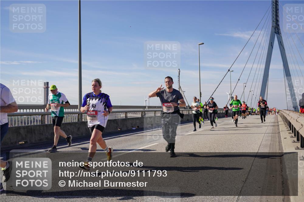 03.10.2025 - Köhlbrandbrückenlauf Michael Burmester http://msf.ph/oto/9111793 03.10.2025 12:54:01 Position 2 6531 meine-sportfotos.de