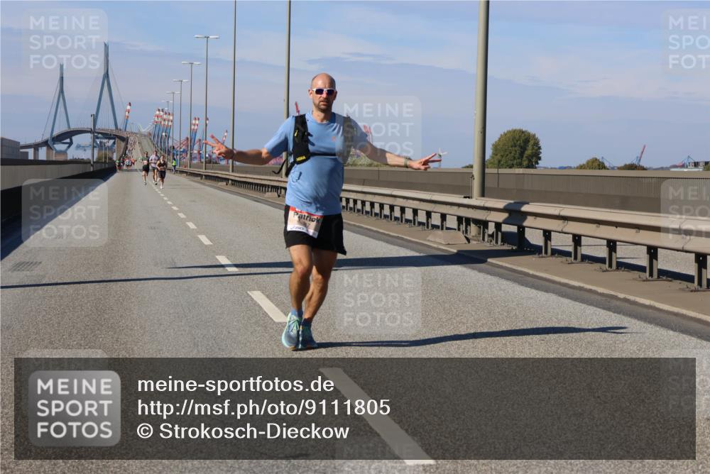03.10.2025 - Köhlbrandbrückenlauf Strokosch-Dieckow http://msf.ph/oto/9111805 03.10.2025 12:39:51 Position 3 4017 meine-sportfotos.de