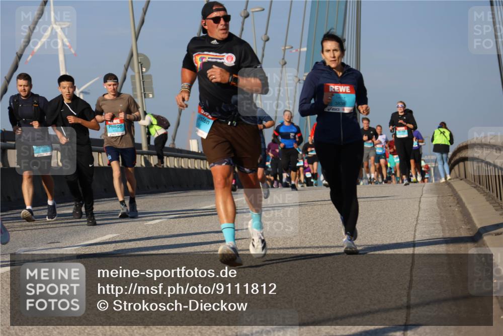 03.10.2025 - Köhlbrandbrückenlauf Strokosch-Dieckow http://msf.ph/oto/9111812 03.10.2025 09:44:44 Position 2 1680, 3838 meine-sportfotos.de