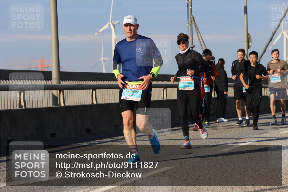 03.10.2025 - Köhlbrandbrückenlauf Strokosch-Dieckow http://msf.ph/oto/9111827 03.10.2025 09:44:45 Position 2 3300, 2814 meine-sportfotos.de