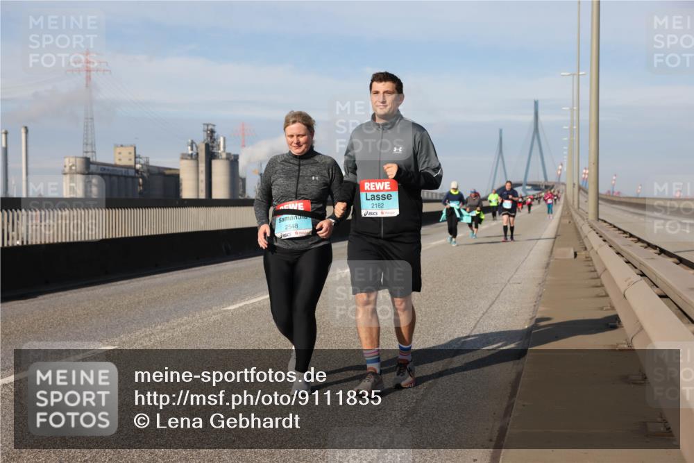 03.10.2025 - Köhlbrandbrückenlauf Lena Gebhardt http://msf.ph/oto/9111835 03.10.2025 10:15:37 Position 2 2548, 2182, 1, 11112 meine-sportfotos.de