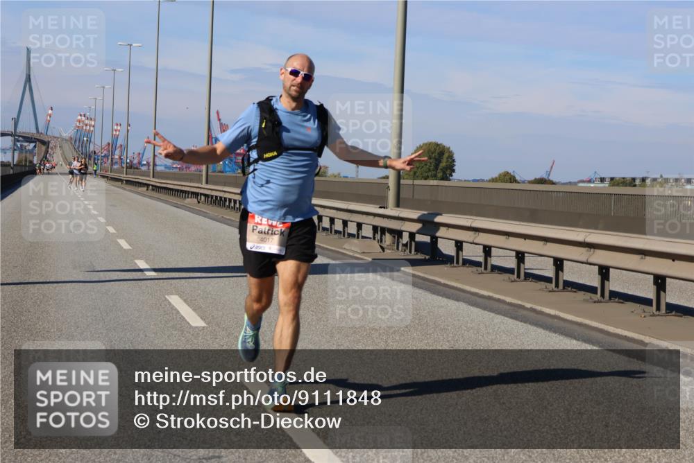 03.10.2025 - Köhlbrandbrückenlauf Strokosch-Dieckow http://msf.ph/oto/9111848 03.10.2025 12:39:52 Position 3 4017 meine-sportfotos.de