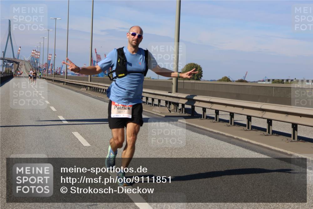 03.10.2025 - Köhlbrandbrückenlauf Strokosch-Dieckow http://msf.ph/oto/9111851 03.10.2025 12:39:52 Position 3 4017 meine-sportfotos.de
