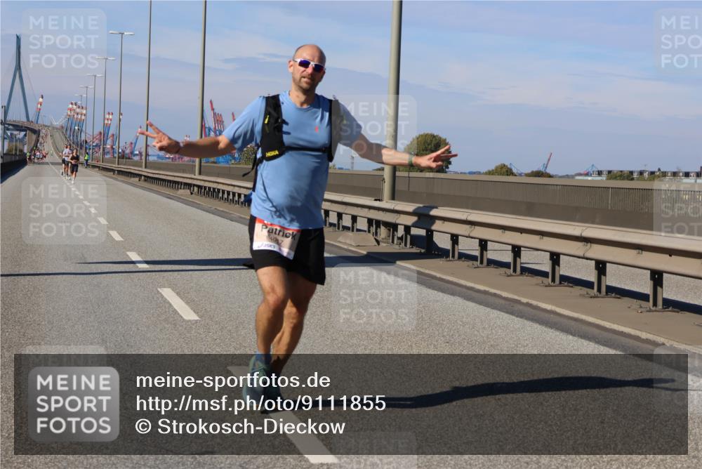 03.10.2025 - Köhlbrandbrückenlauf Strokosch-Dieckow http://msf.ph/oto/9111855 03.10.2025 12:39:52 Position 3 407 meine-sportfotos.de