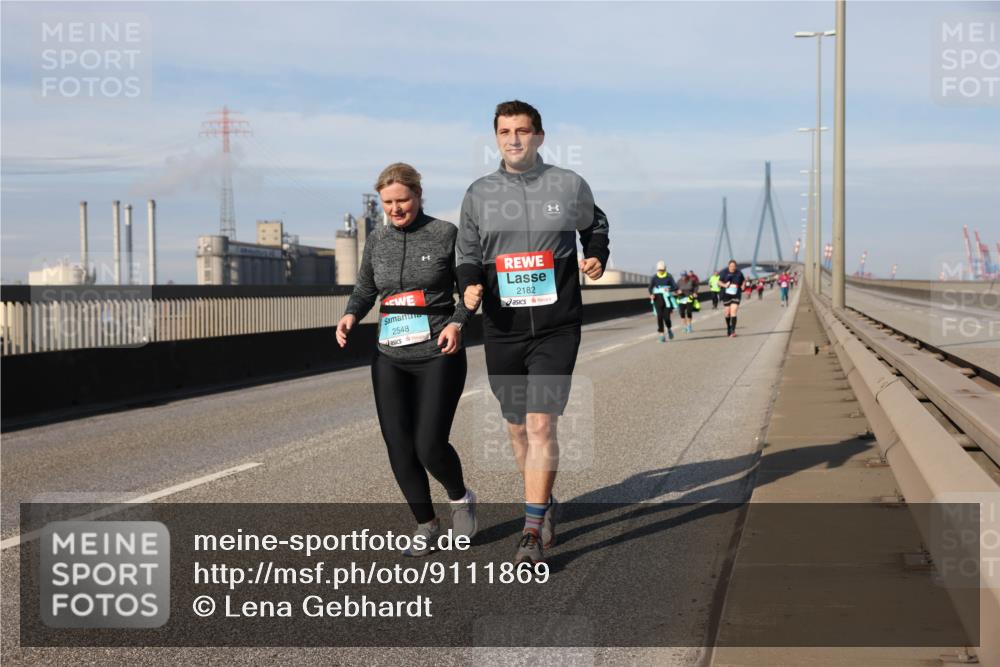 03.10.2025 - Köhlbrandbrückenlauf Lena Gebhardt http://msf.ph/oto/9111869 03.10.2025 10:15:38 Position 2 2548, 2182 meine-sportfotos.de