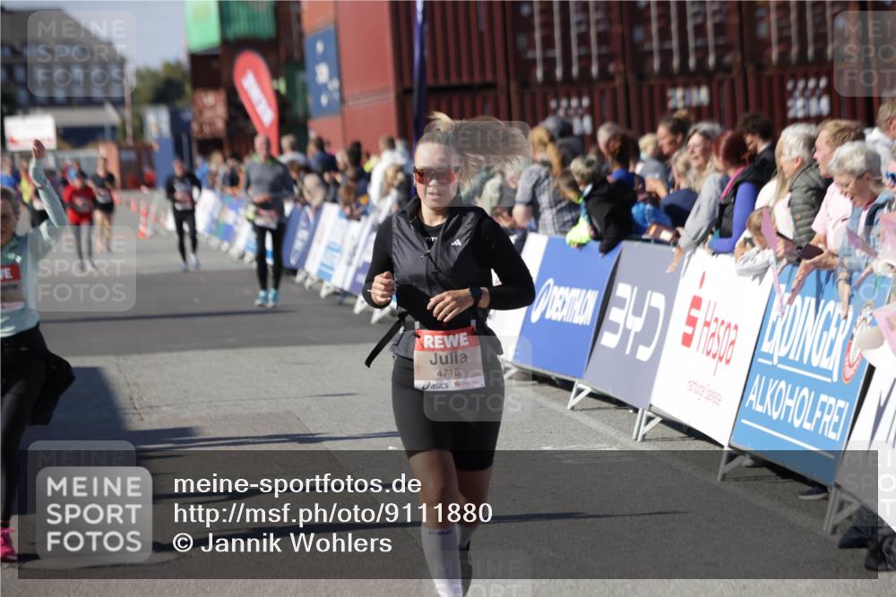 03.10.2025 - Köhlbrandbrückenlauf Jannik Wohlers http://msf.ph/oto/9111880 03.10.2025 13:30:55 Ziel 4715, 4734, 4937, 5005, 5142, 5185, 5206, 5349, 5391, 5402, 5938, 6537 meine-sportfotos.de