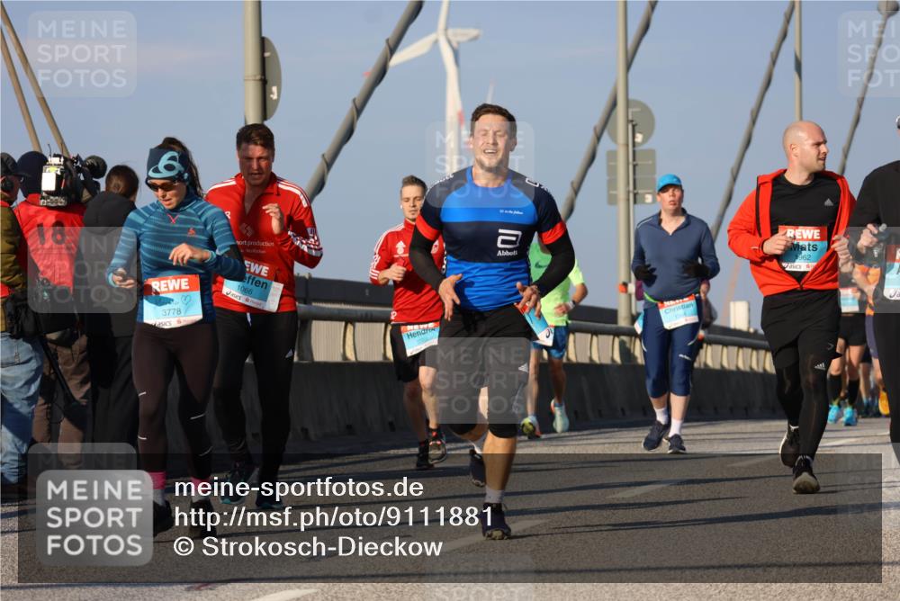 03.10.2025 - Köhlbrandbrückenlauf Strokosch-Dieckow http://msf.ph/oto/9111881 03.10.2025 09:44:54 Position 2 18, 3778, 1066, 1962 meine-sportfotos.de