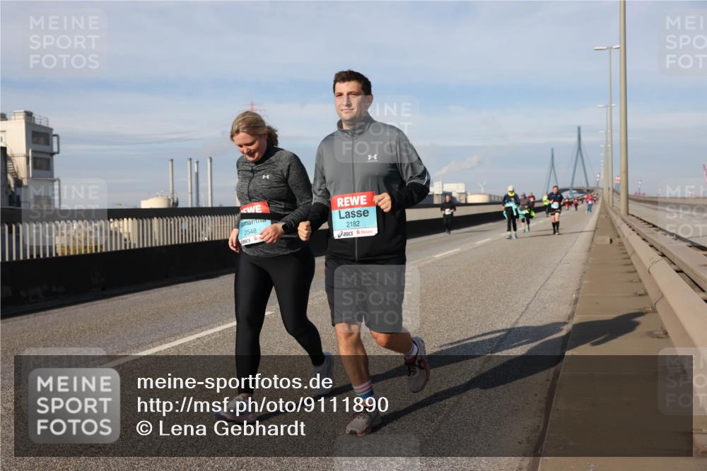 03.10.2025 - Köhlbrandbrückenlauf Lena Gebhardt http://msf.ph/oto/9111890 03.10.2025 10:15:38 Position 2 2548, 2182 meine-sportfotos.de