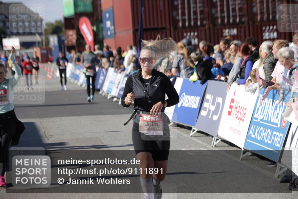 03.10.2025 - Köhlbrandbrückenlauf Jannik Wohlers http://msf.ph/oto/9111891 03.10.2025 13:30:55 Ziel 4715, 4734, 4937, 5005, 5142, 5185, 5206, 5349, 5391, 5402, 5938, 6537 meine-sportfotos.de