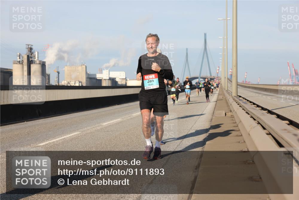 03.10.2025 - Köhlbrandbrückenlauf Lena Gebhardt http://msf.ph/oto/9111893 03.10.2025 09:42:08 Position 2 3544 meine-sportfotos.de