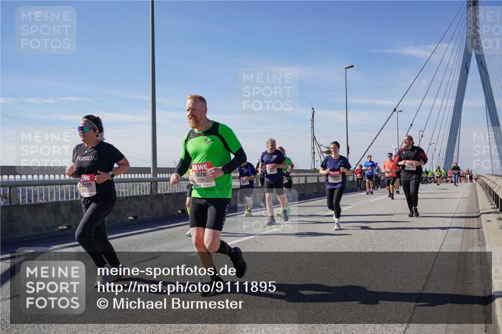 03.10.2025 - Köhlbrandbrückenlauf Michael Burmester http://msf.ph/oto/9111895 03.10.2025 12:54:06 Position 2 5704 meine-sportfotos.de
