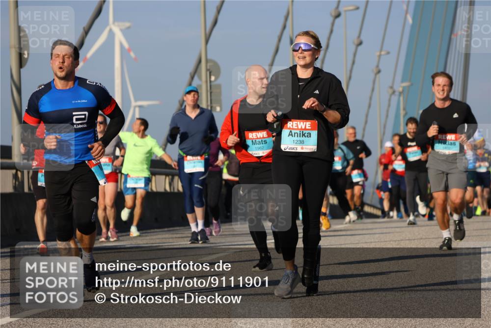 03.10.2025 - Köhlbrandbrückenlauf Strokosch-Dieckow http://msf.ph/oto/9111901 03.10.2025 09:44:55 Position 2 1962, 1238, 1402 meine-sportfotos.de