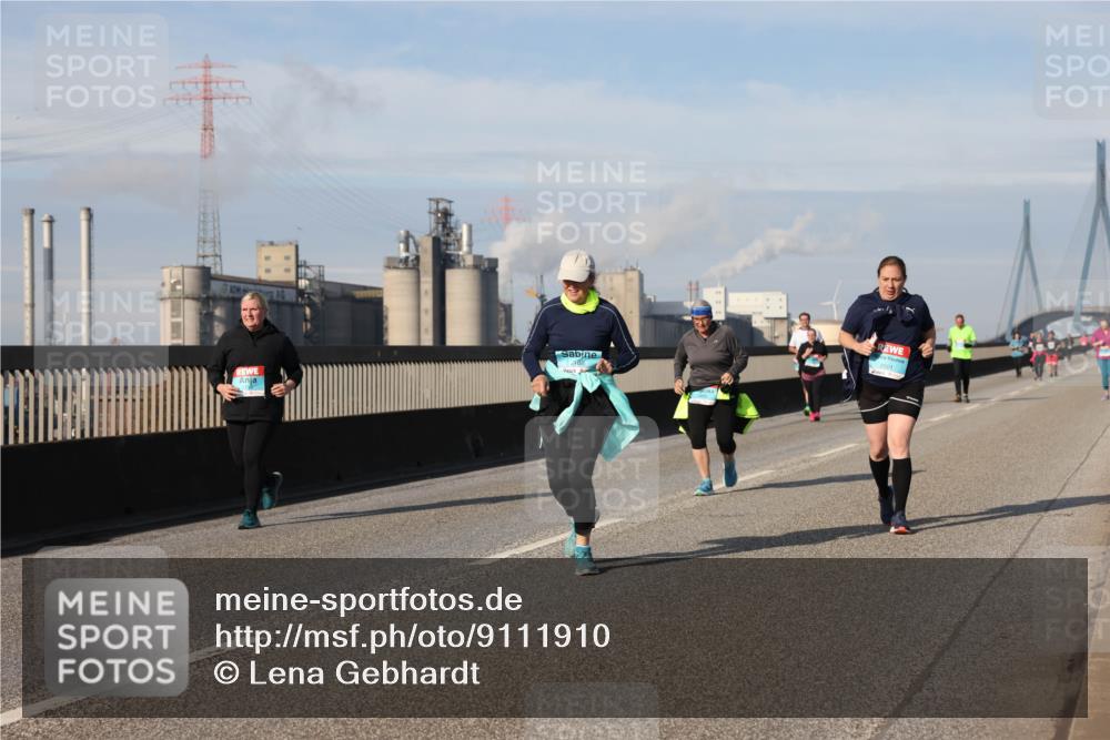 03.10.2025 - Köhlbrandbrückenlauf Lena Gebhardt http://msf.ph/oto/9111910 03.10.2025 10:15:45 Position 2 2488 meine-sportfotos.de