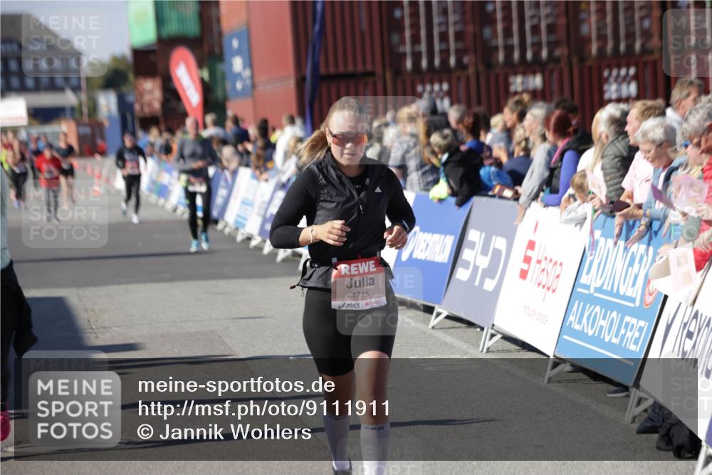 03.10.2025 - Köhlbrandbrückenlauf Jannik Wohlers http://msf.ph/oto/9111911 03.10.2025 13:30:56 Ziel 4715, 4734, 4937, 5005, 5142, 5185, 5206, 5349, 5391, 5402, 5938, 6537 meine-sportfotos.de