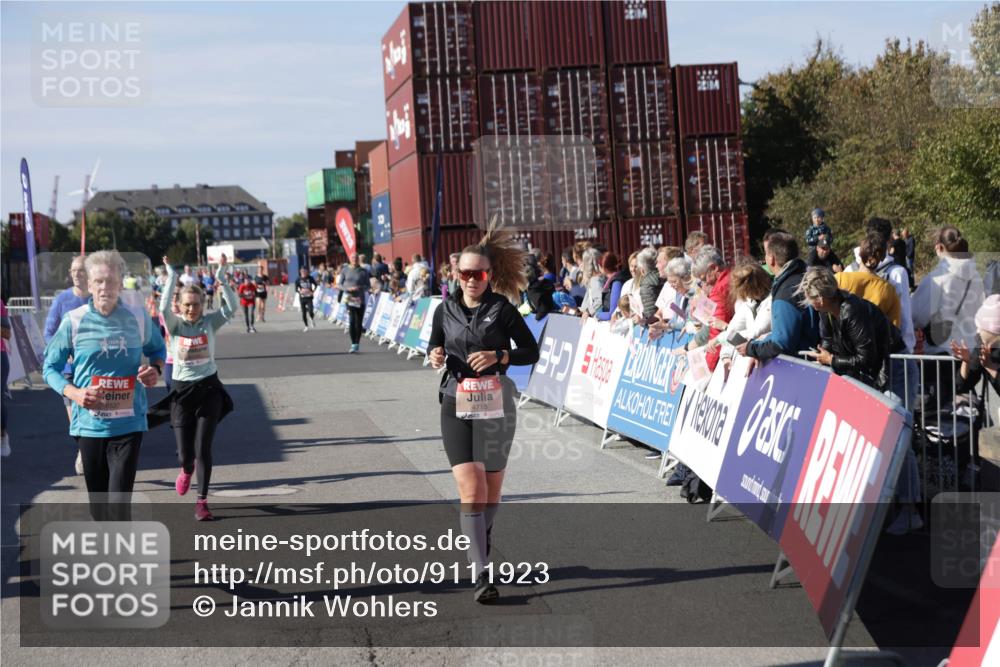 03.10.2025 - Köhlbrandbrückenlauf Jannik Wohlers http://msf.ph/oto/9111923 03.10.2025 13:30:56 Ziel 4715, 4734, 4937, 5005, 5142, 5185, 5206, 5349, 5391, 5402, 5938, 6537 meine-sportfotos.de