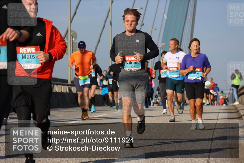 03.10.2025 - Köhlbrandbrückenlauf Strokosch-Dieckow http://msf.ph/oto/9111924 03.10.2025 09:44:59 Position 2 1962, 1000, 1402, 3071, 2677 meine-sportfotos.de