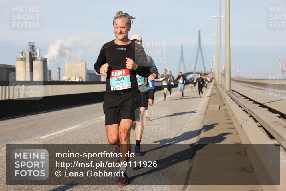 03.10.2025 - Köhlbrandbrückenlauf Lena Gebhardt http://msf.ph/oto/9111926 03.10.2025 09:42:09 Position 2 3544, 50 meine-sportfotos.de