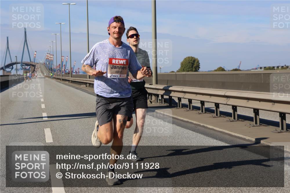 03.10.2025 - Köhlbrandbrückenlauf Strokosch-Dieckow http://msf.ph/oto/9111928 03.10.2025 12:40:11 Position 3 4087 meine-sportfotos.de