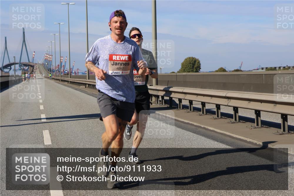03.10.2025 - Köhlbrandbrückenlauf Strokosch-Dieckow http://msf.ph/oto/9111933 03.10.2025 12:40:11 Position 3 4087, 4058 meine-sportfotos.de