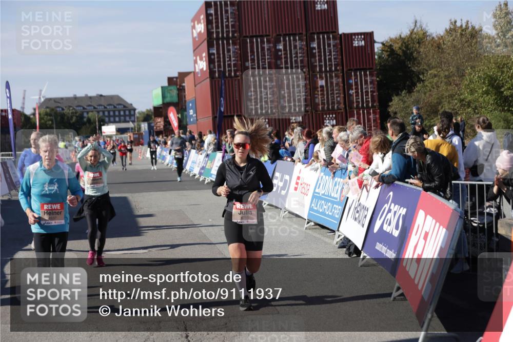 03.10.2025 - Köhlbrandbrückenlauf Jannik Wohlers http://msf.ph/oto/9111937 03.10.2025 13:30:56 Ziel 4715, 4734, 4937, 5005, 5142, 5185, 5206, 5349, 5391, 5402, 5938, 6537 meine-sportfotos.de