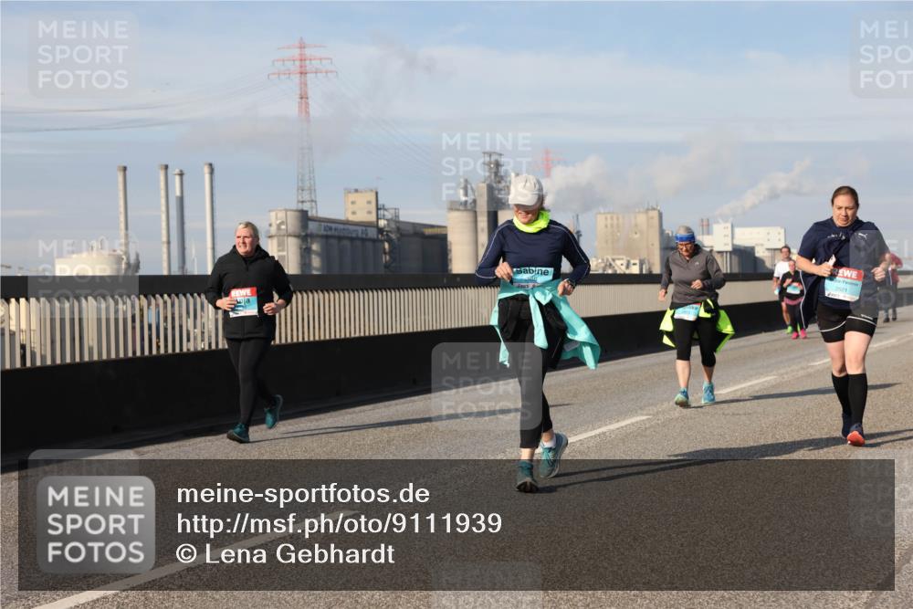 03.10.2025 - Köhlbrandbrückenlauf Lena Gebhardt http://msf.ph/oto/9111939 03.10.2025 10:15:46 Position 2 88, 2501 meine-sportfotos.de