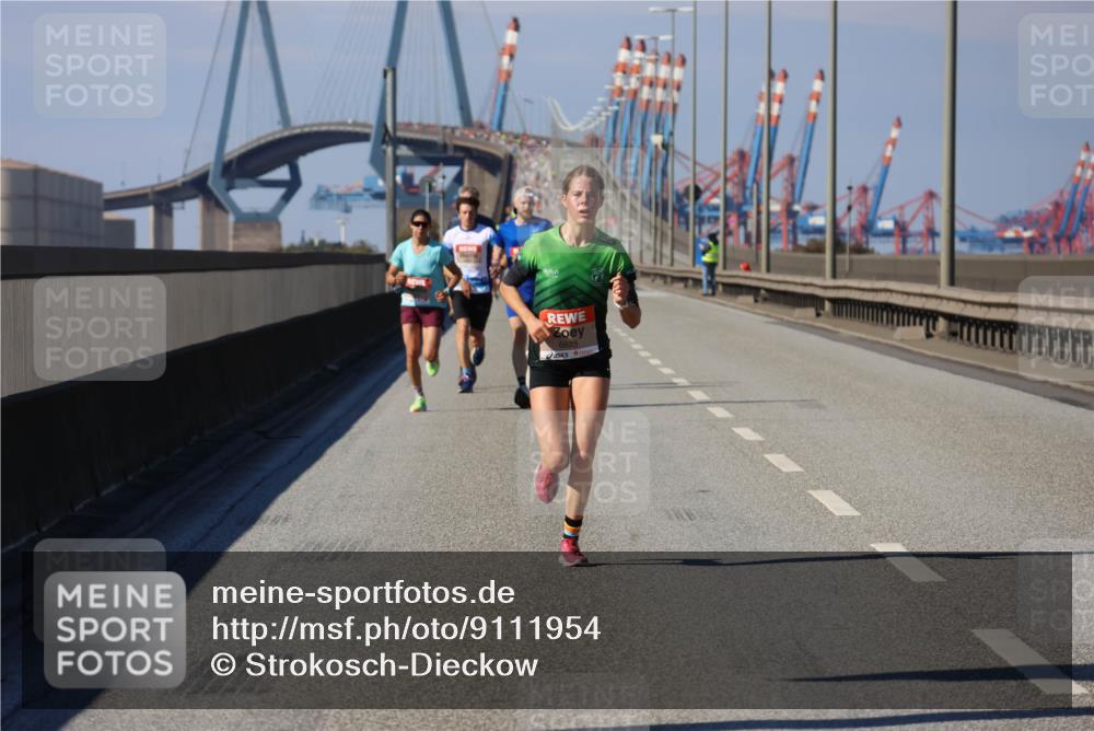 03.10.2025 - Köhlbrandbrückenlauf Strokosch-Dieckow http://msf.ph/oto/9111954 03.10.2025 12:40:31 Position 3 6625 meine-sportfotos.de