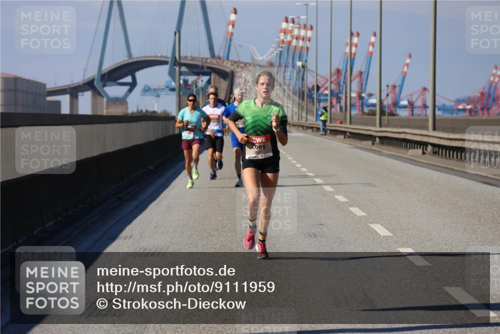 03.10.2025 - Köhlbrandbrückenlauf Strokosch-Dieckow http://msf.ph/oto/9111959 03.10.2025 12:40:31 Position 3 6625 meine-sportfotos.de