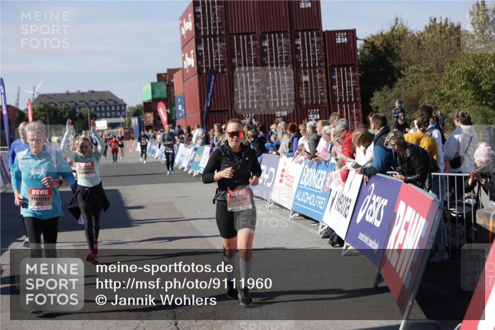 03.10.2025 - Köhlbrandbrückenlauf Jannik Wohlers http://msf.ph/oto/9111960 03.10.2025 13:30:56 Ziel 4715, 4734, 4937, 5005, 5142, 5185, 5206, 5349, 5391, 5402, 5938, 6537 meine-sportfotos.de