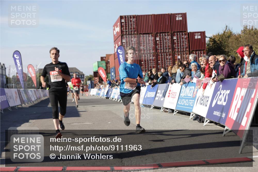 03.10.2025 - Köhlbrandbrückenlauf Jannik Wohlers http://msf.ph/oto/9111963 03.10.2025 13:00:48 Ziel 4018, 4228, 4763, 5011, 6042, 6464, 6525 meine-sportfotos.de
