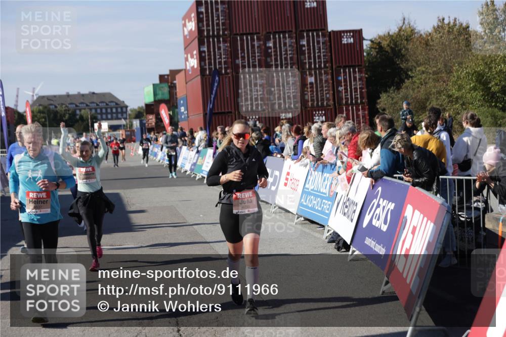03.10.2025 - Köhlbrandbrückenlauf Jannik Wohlers http://msf.ph/oto/9111966 03.10.2025 13:30:56 Ziel 4715, 4734, 4937, 5005, 5142, 5185, 5206, 5349, 5391, 5402, 5938, 6537 meine-sportfotos.de