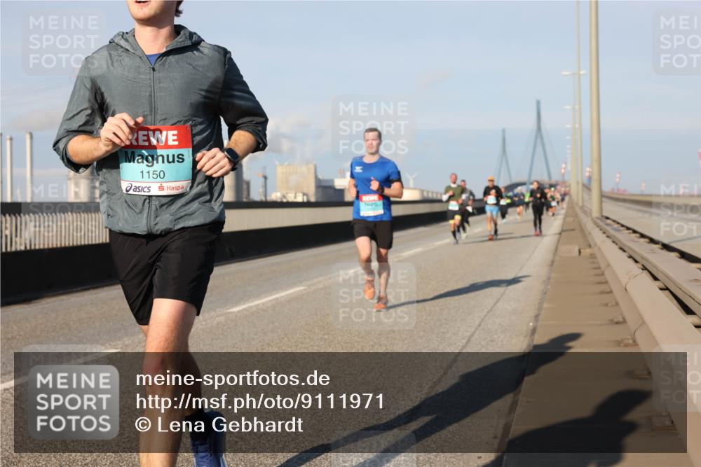 03.10.2025 - Köhlbrandbrückenlauf Lena Gebhardt http://msf.ph/oto/9111971 03.10.2025 09:42:10 Position 2 1150 meine-sportfotos.de