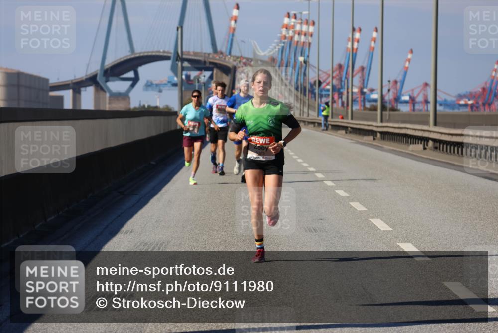 03.10.2025 - Köhlbrandbrückenlauf Strokosch-Dieckow http://msf.ph/oto/9111980 03.10.2025 12:40:31 Position 3  meine-sportfotos.de