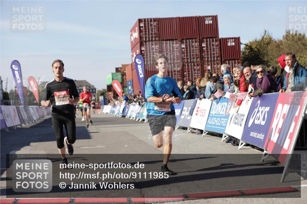 03.10.2025 - Köhlbrandbrückenlauf Jannik Wohlers http://msf.ph/oto/9111985 03.10.2025 13:00:48 Ziel 4018, 4228, 4763, 5011, 6042, 6464, 6525 meine-sportfotos.de