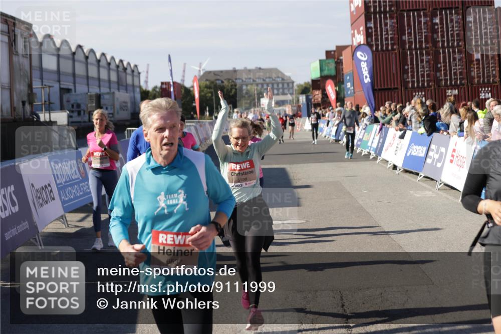 03.10.2025 - Köhlbrandbrückenlauf Jannik Wohlers http://msf.ph/oto/9111999 03.10.2025 13:30:58 Ziel 4715, 4734, 5005, 5142, 5185, 5206, 5349, 5402, 5938, 6537 meine-sportfotos.de