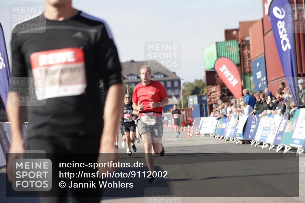 03.10.2025 - Köhlbrandbrückenlauf Jannik Wohlers http://msf.ph/oto/9112002 03.10.2025 13:00:49 Ziel 4018, 4228, 4763, 5011, 6042, 6464, 6525 meine-sportfotos.de
