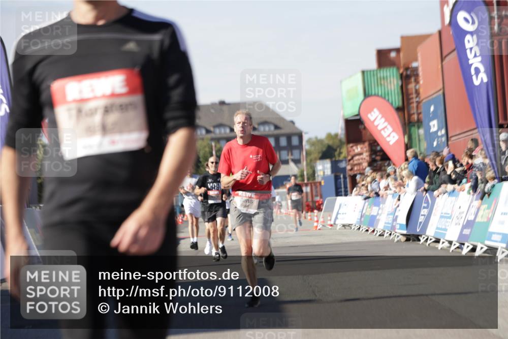 03.10.2025 - Köhlbrandbrückenlauf Jannik Wohlers http://msf.ph/oto/9112008 03.10.2025 13:00:49 Ziel 4018, 4228, 4763, 5011, 6042, 6464, 6525 meine-sportfotos.de