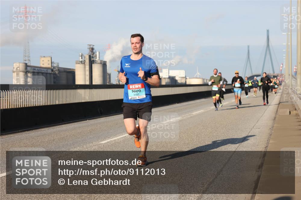 03.10.2025 - Köhlbrandbrückenlauf Lena Gebhardt http://msf.ph/oto/9112013 03.10.2025 09:42:11 Position 2 3181 meine-sportfotos.de