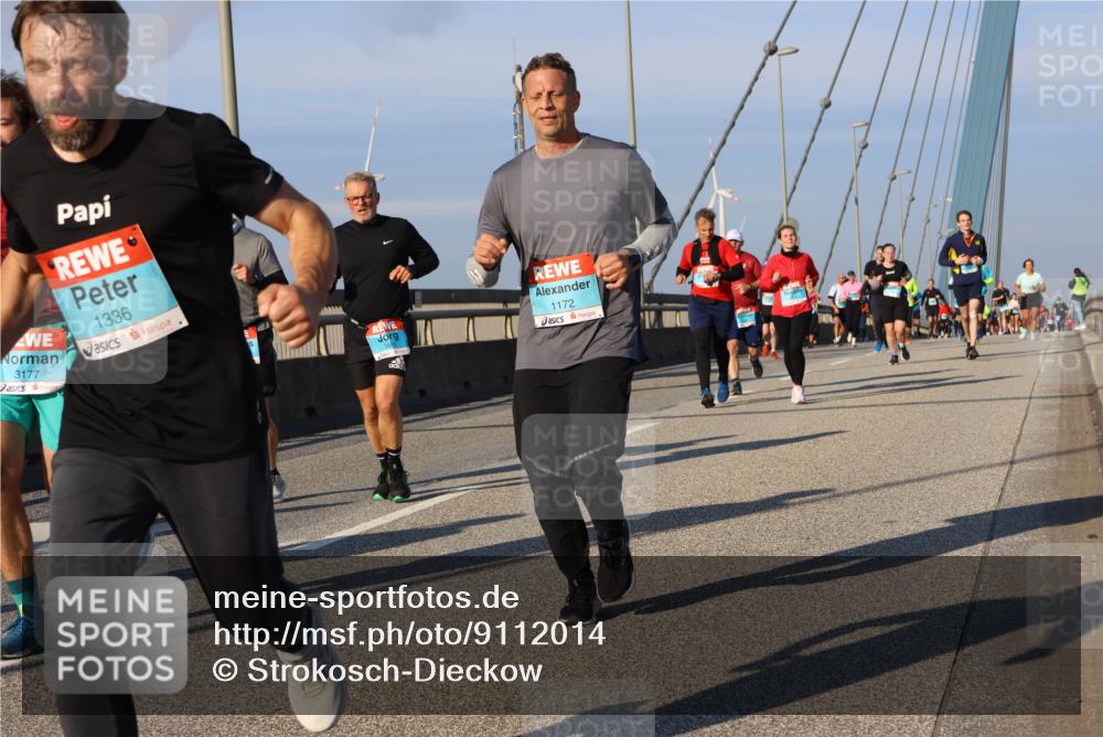 03.10.2025 - Köhlbrandbrückenlauf Strokosch-Dieckow http://msf.ph/oto/9112014 03.10.2025 09:45:09 Position 2 3177, 1336, 1172 meine-sportfotos.de