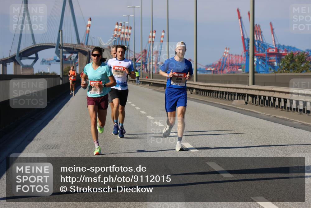 03.10.2025 - Köhlbrandbrückenlauf Strokosch-Dieckow http://msf.ph/oto/9112015 03.10.2025 12:40:38 Position 3 241, 4301, 4013 meine-sportfotos.de