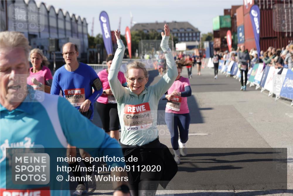 03.10.2025 - Köhlbrandbrückenlauf Jannik Wohlers http://msf.ph/oto/9112020 03.10.2025 13:30:59 Ziel 4715, 4734, 5005, 5142, 5185, 5206, 5349, 5402, 5938, 6537 meine-sportfotos.de