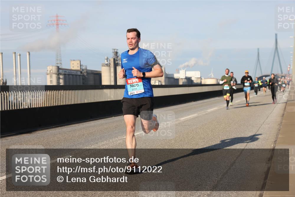 03.10.2025 - Köhlbrandbrückenlauf Lena Gebhardt http://msf.ph/oto/9112022 03.10.2025 09:42:11 Position 2 3181 meine-sportfotos.de
