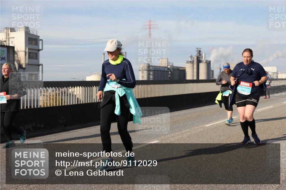 03.10.2025 - Köhlbrandbrückenlauf Lena Gebhardt http://msf.ph/oto/9112029 03.10.2025 10:15:47 Position 2 2488, 2501 meine-sportfotos.de