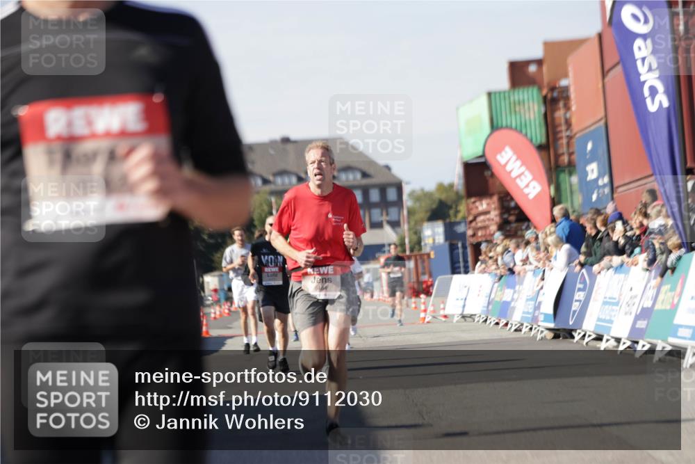 03.10.2025 - Köhlbrandbrückenlauf Jannik Wohlers http://msf.ph/oto/9112030 03.10.2025 13:00:49 Ziel 4018, 4228, 4763, 5011, 6042, 6464, 6525 meine-sportfotos.de