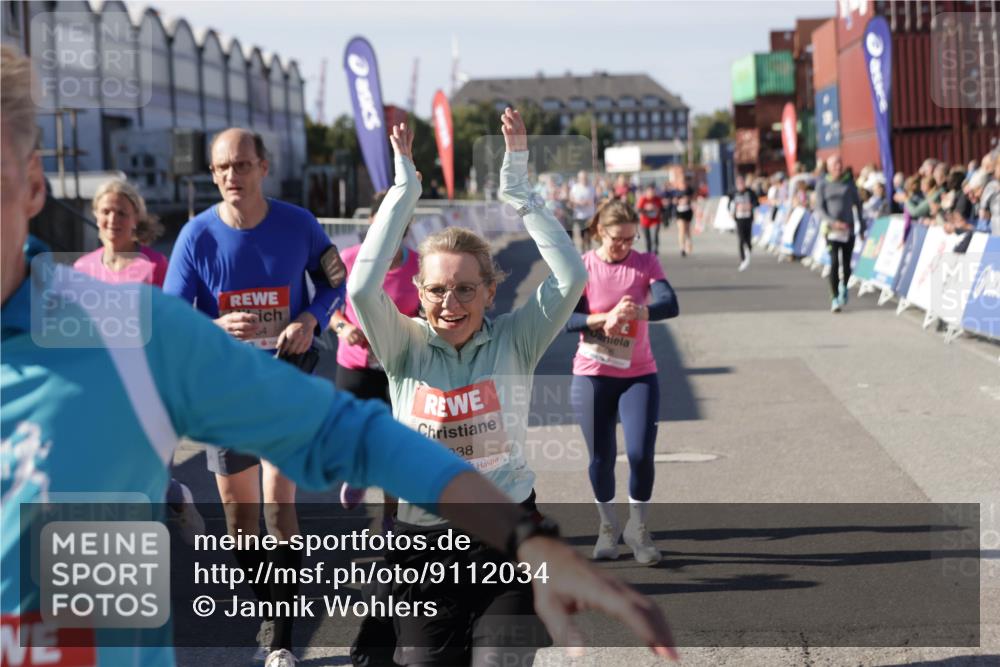 03.10.2025 - Köhlbrandbrückenlauf Jannik Wohlers http://msf.ph/oto/9112034 03.10.2025 13:30:59 Ziel 4715, 4734, 5005, 5142, 5185, 5206, 5349, 5402, 5938, 6537 meine-sportfotos.de