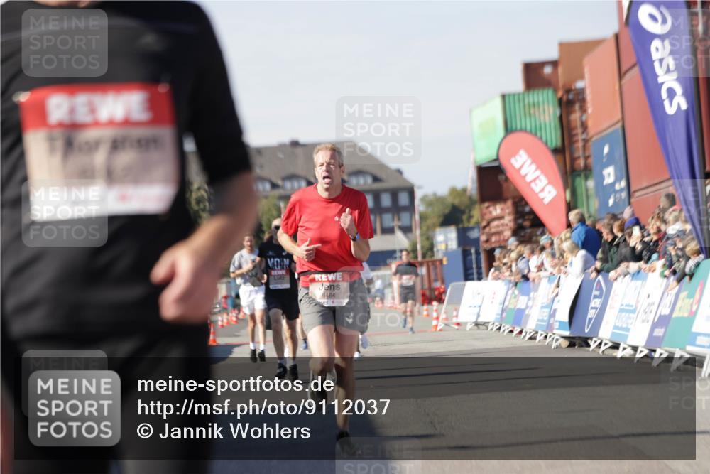 03.10.2025 - Köhlbrandbrückenlauf Jannik Wohlers http://msf.ph/oto/9112037 03.10.2025 13:00:49 Ziel 4018, 4228, 4763, 5011, 6042, 6464, 6525 meine-sportfotos.de