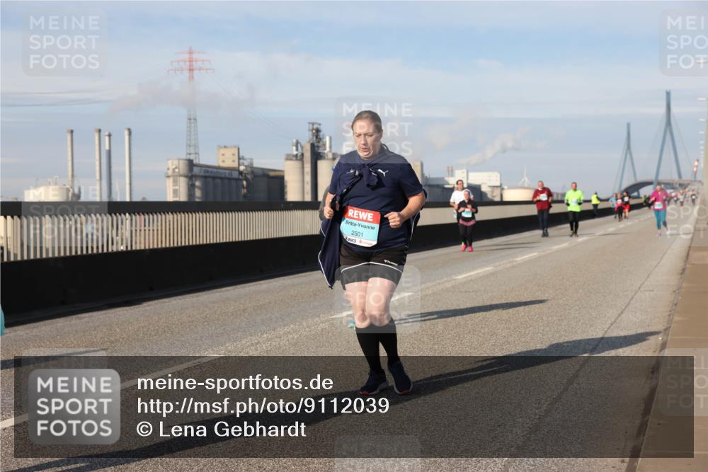 03.10.2025 - Köhlbrandbrückenlauf Lena Gebhardt http://msf.ph/oto/9112039 03.10.2025 10:15:48 Position 2 2501 meine-sportfotos.de