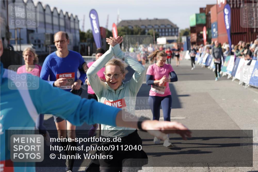 03.10.2025 - Köhlbrandbrückenlauf Jannik Wohlers http://msf.ph/oto/9112040 03.10.2025 13:30:59 Ziel 4715, 4734, 5005, 5142, 5185, 5206, 5349, 5402, 5938, 6537 meine-sportfotos.de